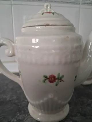 Juego Cafetera y Lechera Antiguas Flores