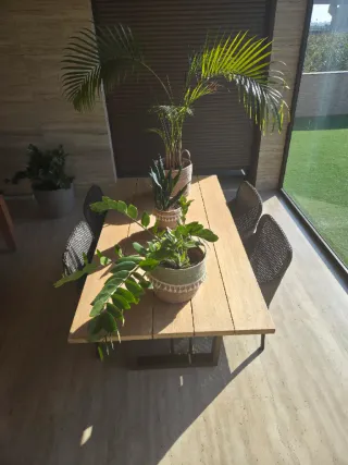 Mesa comedor exterior + 4 sillones