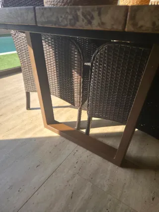 Mesa comedor exterior + 4 sillones