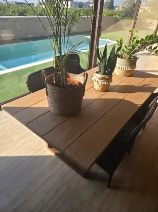 Mesa comedor exterior + 4 sillones