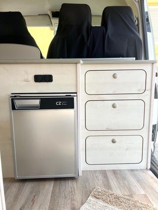 Volkswagen Caravelle 2012