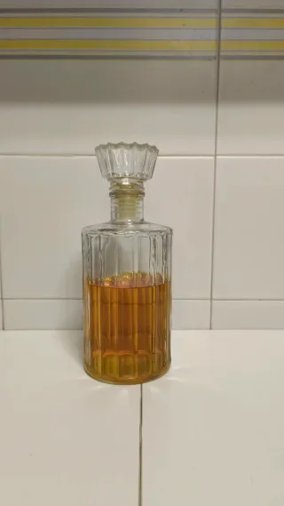 Bottiglia di liquore in vetro