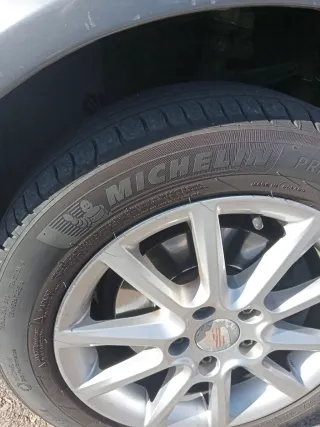 4 Llantas. 16"  y neumáticos Michelin 205-55-16