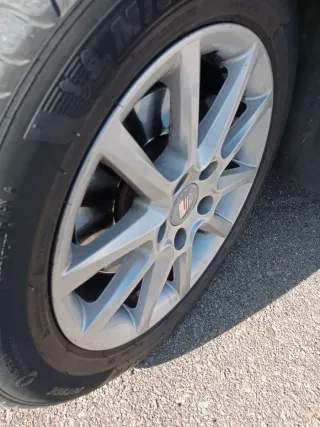 4 Llantas. 16"  y neumáticos Michelin 205-55-16