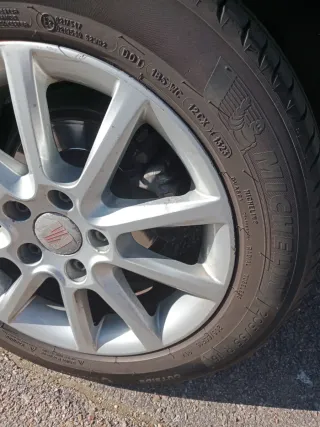 4 Llantas. 16"  y neumáticos Michelin 205-55-16