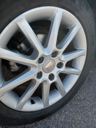 4 Llantas. 16"  y neumáticos Michelin 205-55-16