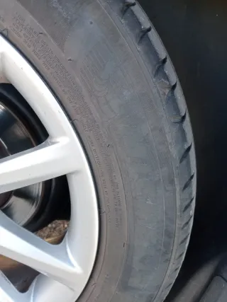 4 Llantas. 16"  y neumáticos Michelin 205-55-16