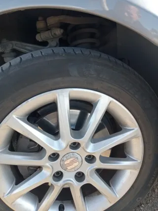 4 Llantas. 16"  y neumáticos Michelin 205-55-16