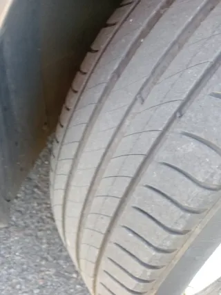 4 Llantas. 16"  y neumáticos Michelin 205-55-16