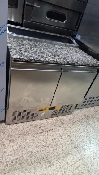 Bajo mostrador pizzero
