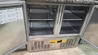 Bajo mostrador pizzero