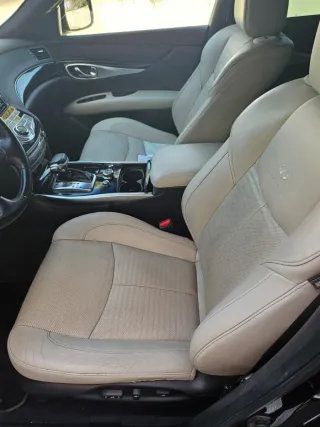 Infiniti M30 2012