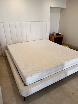 Cama King 180x200 Tapizada Bouclé Blanca