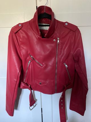 Cazadora Biker Roja Stradivarius Talla M