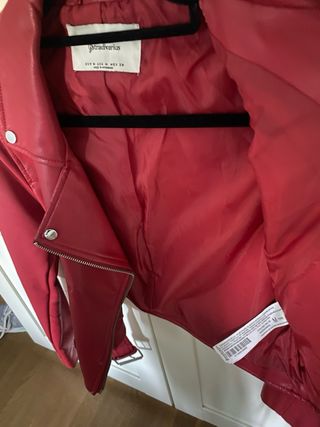 Cazadora Biker Roja Stradivarius Talla M