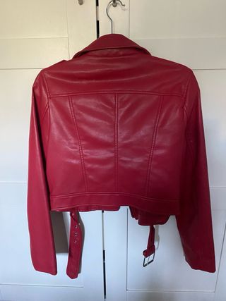 Cazadora Biker Roja Stradivarius Talla M