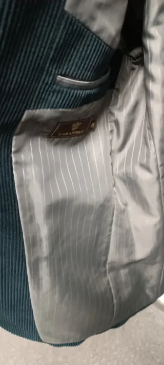 Chaqueta de pana negra