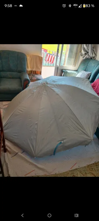 Parasol plegable azul y gris