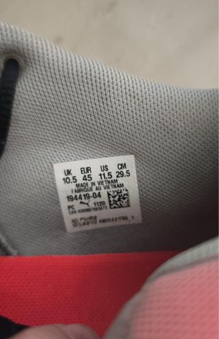 Zapatillas Puma Negras y Rojas Como nuevas