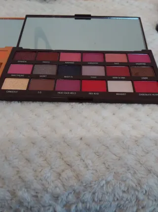 Lote Maquillaje Revolution + Regalo