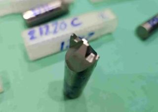 FRESAS DE METAL DURO ESPECIALES PARA HACER ASIENTO