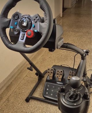 Volante Logitech G29 PS5 con caja de cambio.