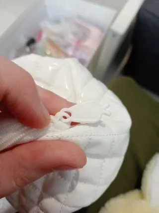 Na na na Surprise pochette coniglio bianco