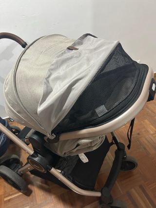 Carrito de bebé marrón