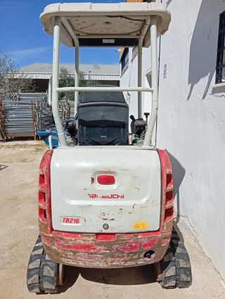 Miniexcavadora Takeuchi Tb216