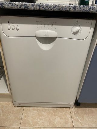 Lavavajillas Indesit sin usar