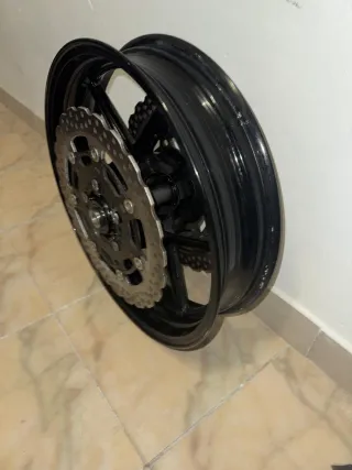 Llanta Delantera Kawasaki Z800e