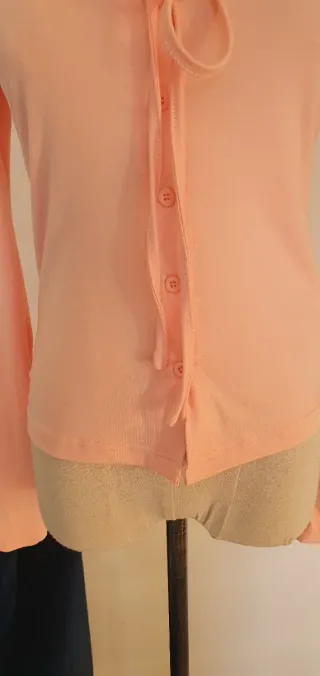 Top Shein rosa con lazo