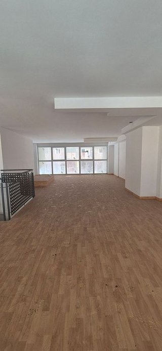 Local comercial en venta en La Plana en Esplugues de Llobregat