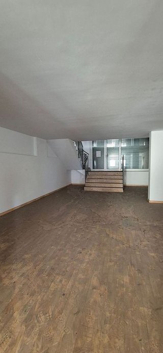 Local comercial en venta en La Plana en Esplugues de Llobregat