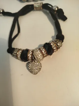 Bracciali con brillantini e cuore