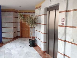 Oficina en venta en Puerto Banús en Marbella
