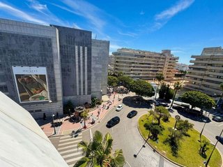 Oficina en venta en Puerto Banús en Marbella