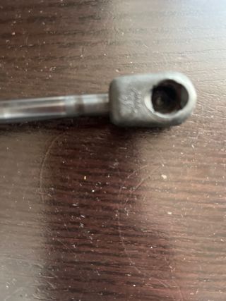 Amortiguador capó Ford Mondeo MK3