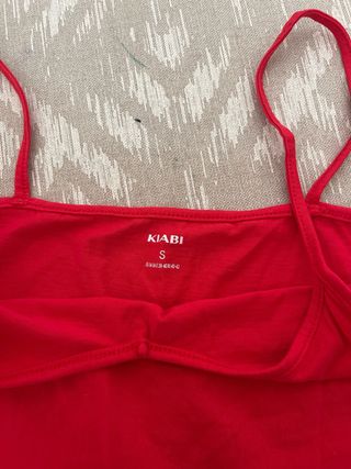 Camiseta roja de tirantes Kiabi talla S