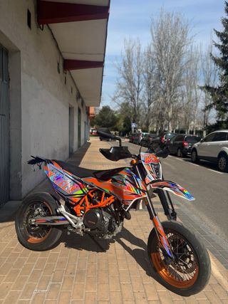KTM 690 SMC-R Supermotard