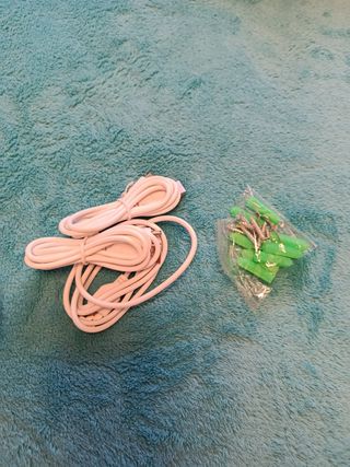 4 CAMARAS DE VIGILANCIA SIN USO + 2 DE REGALO