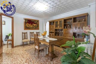 Piso en venta en Zona Avenida al Vedat en Torrent