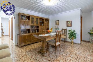 Piso en venta en Zona Avenida al Vedat en Torrent