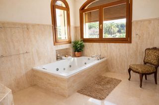 Chalet en alquiler en Elviria en Marbella