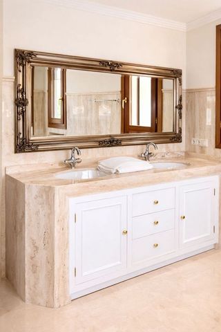 Chalet en alquiler en Elviria en Marbella