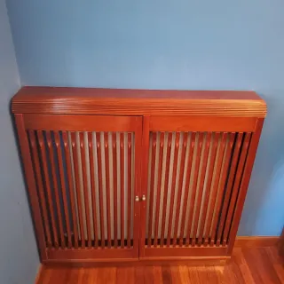 Mueble cubre radiador de madera. Precio negociable