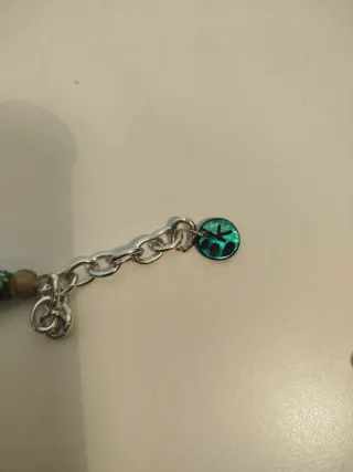 Collana perline blu e verdi petrolio