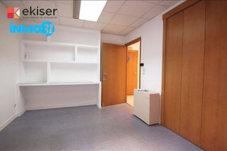 Oficina en alquiler en Ermitagaña - Mendebaldea en Pamplona