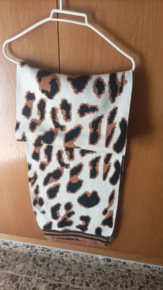 Jersey y bufanda estampado animal print