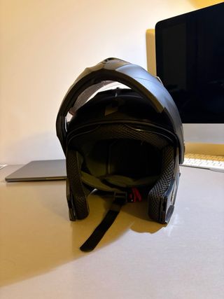 Casco de moto negro